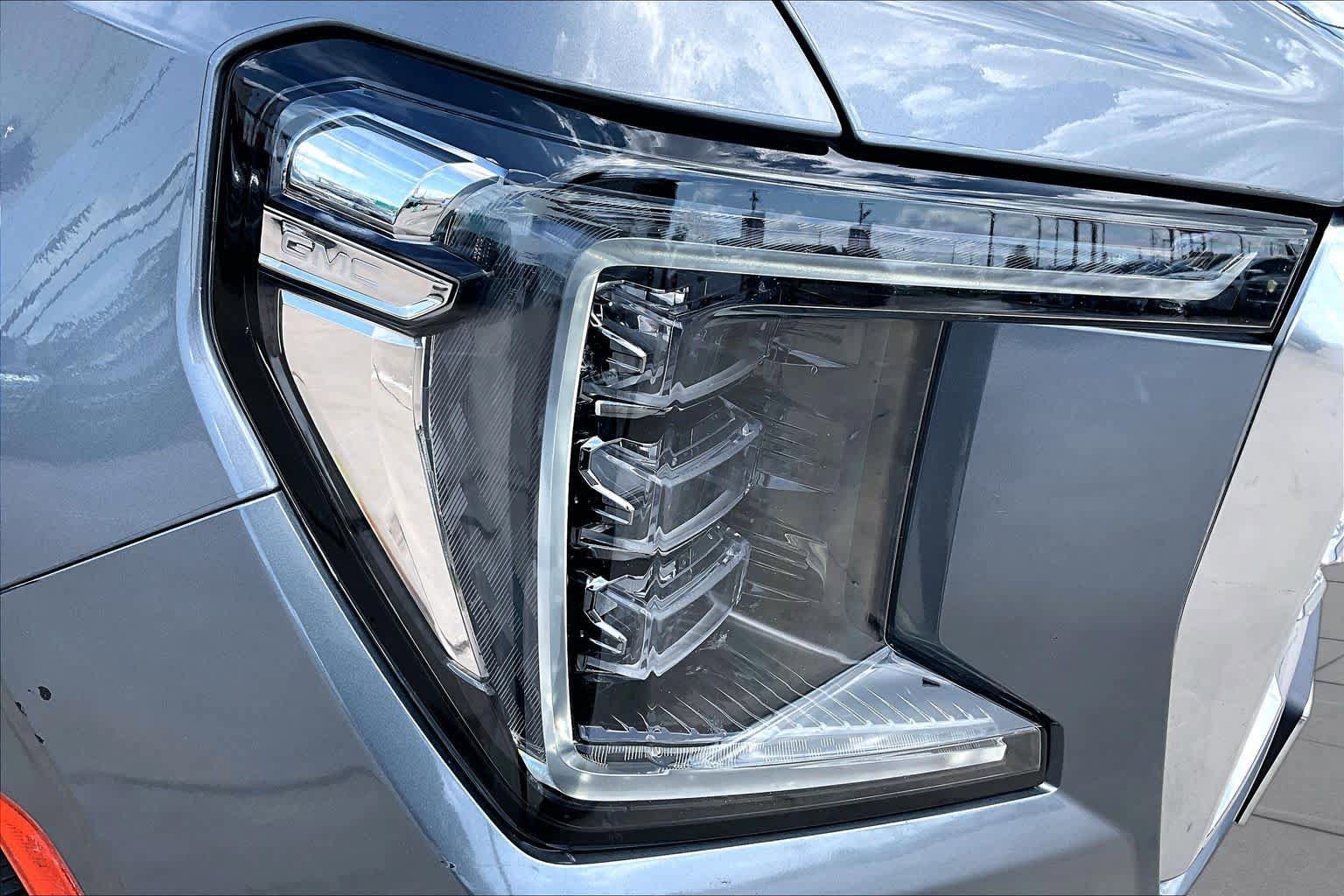 Used 2021 GMC Yukon XL Denali w/ Denali Premium Package RWD image 28