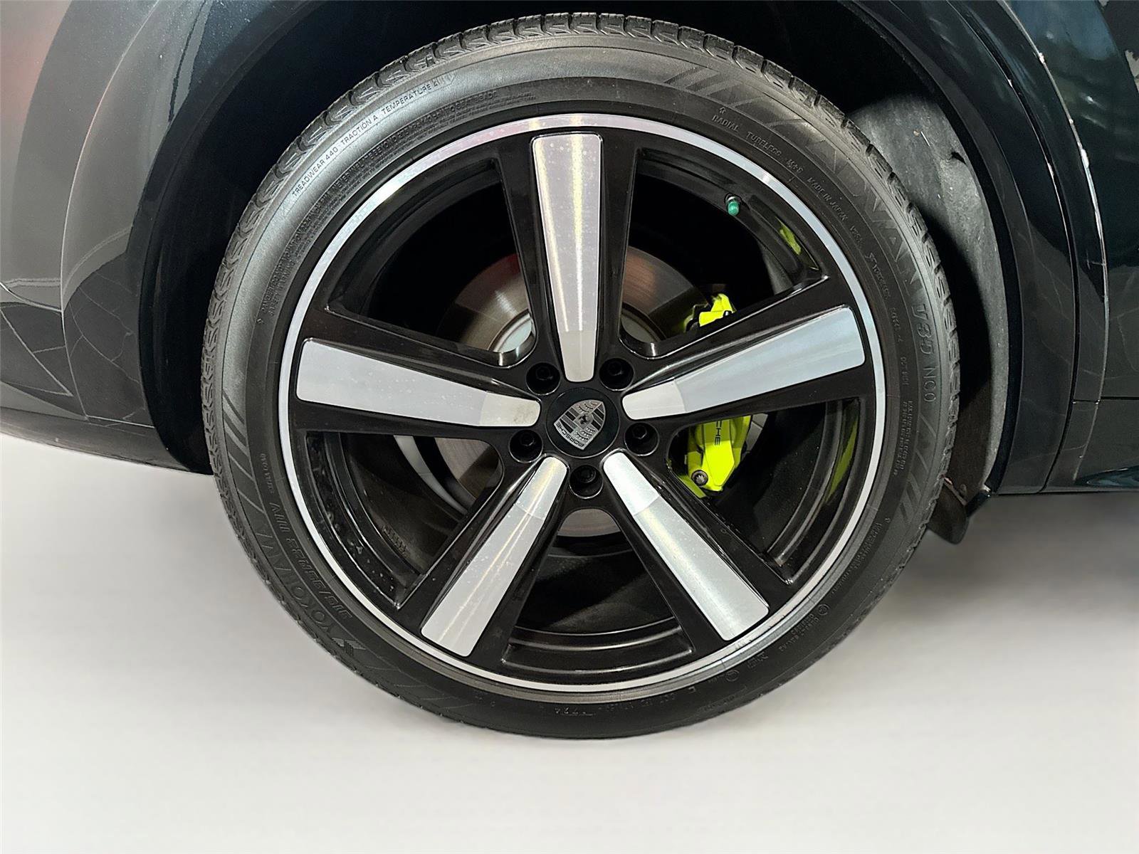 Used 2025 Porsche Cayenne Turbo image 38