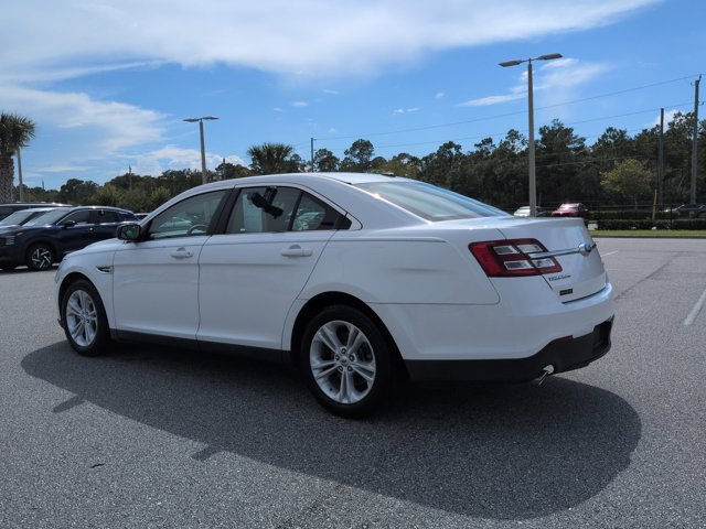Used 2018 Ford Taurus SE FWD image 6