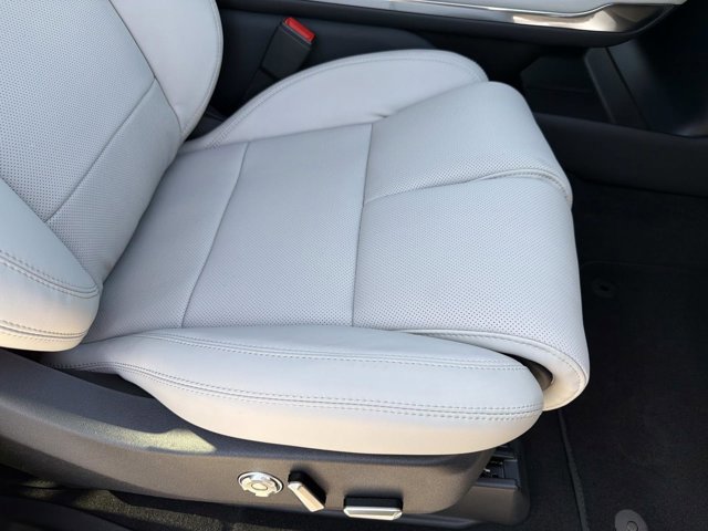 New 2026 Lincoln Navigator L Reserve AWD/4WD image 17