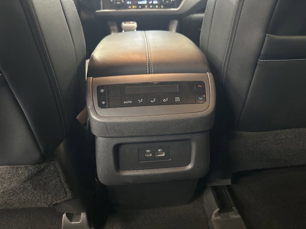 Used 2024 Nissan Pathfinder SL AWD/4WD image 22