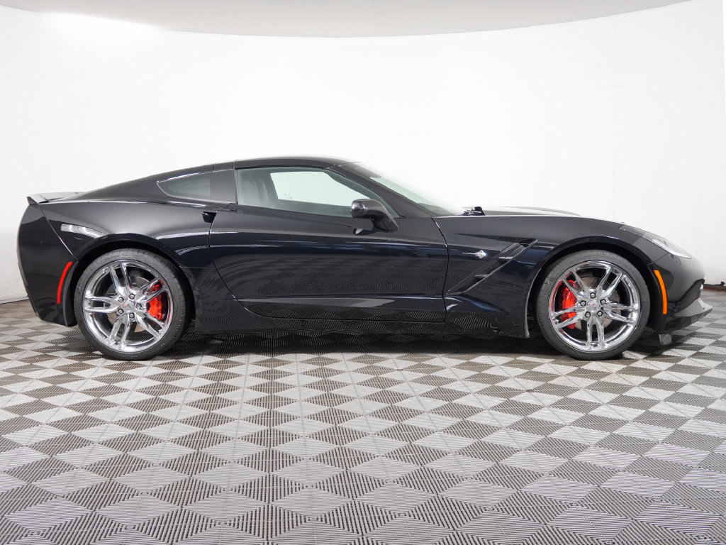 Used 2017 Chevrolet Corvette Stingray Coupe w/ 2LT Preferred Equipment Group RWD image 8