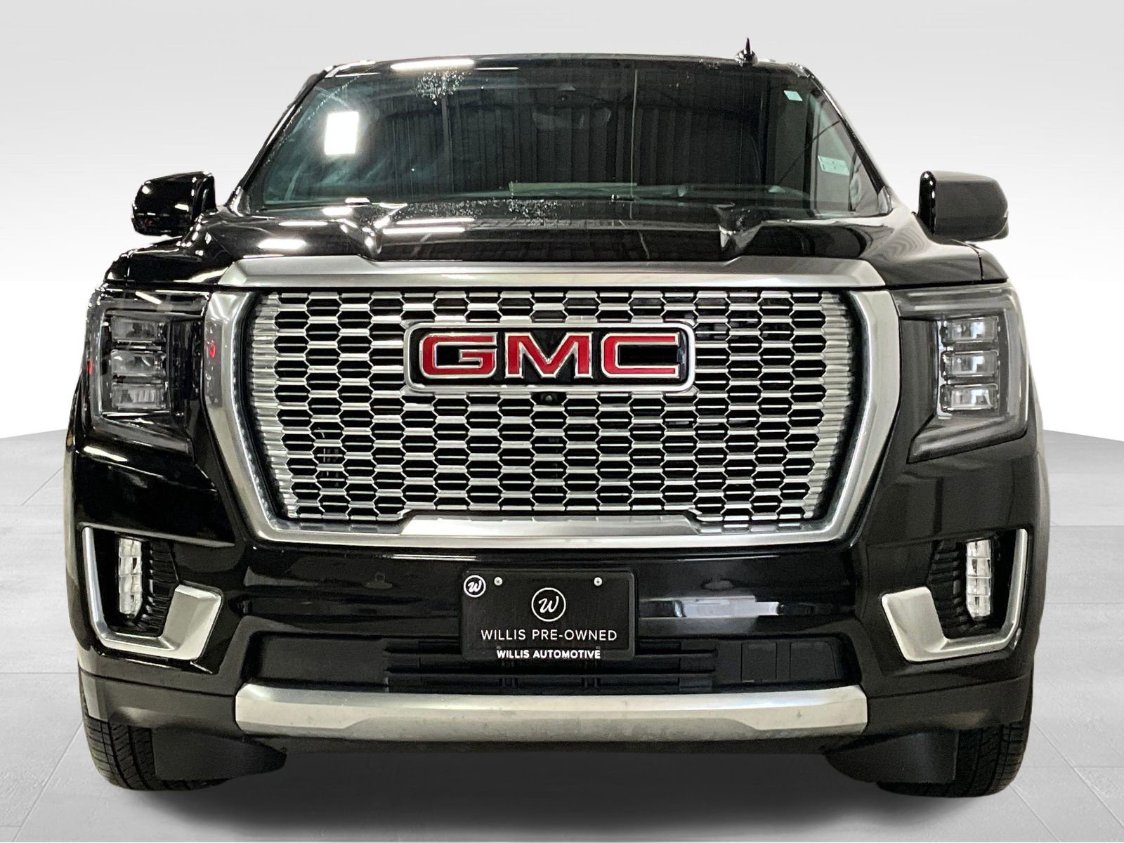 Used 2024 GMC Yukon XL Denali w/ Advanced Technology Package AWD/4WD image 2