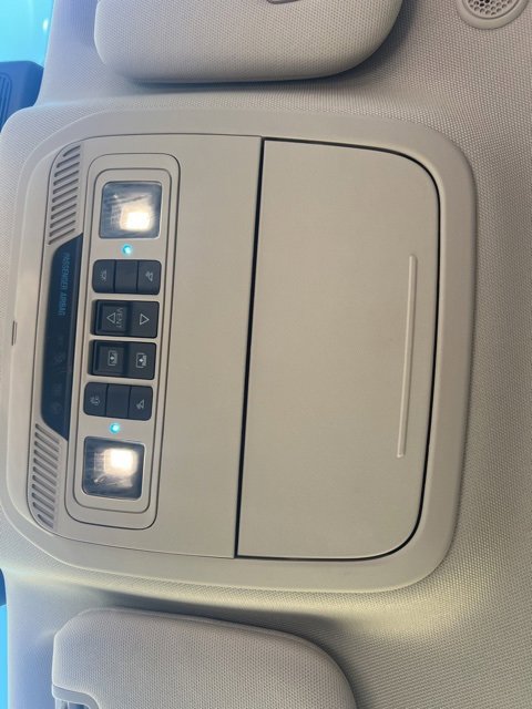 Used 2023 Ford Explorer Platinum w/ Technology Package image 36