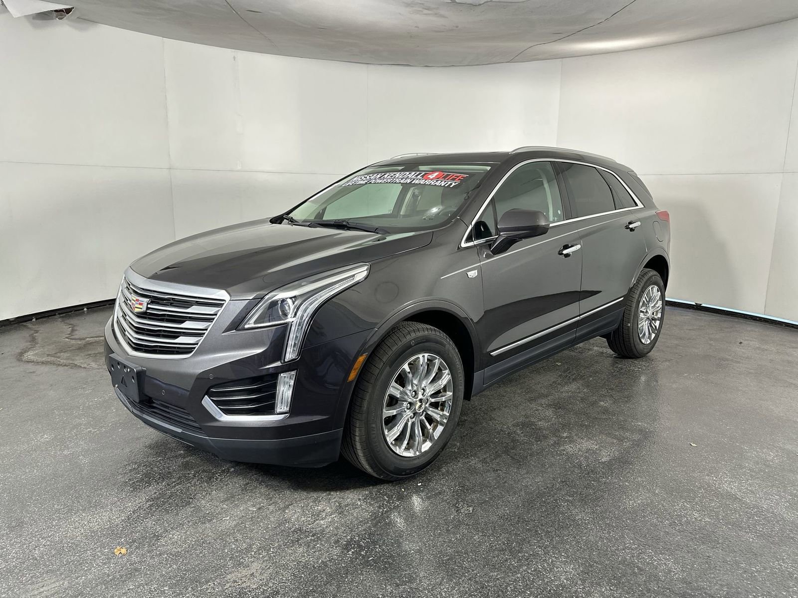 Used 2017 Cadillac XT5 Luxury w/ Driver Awareness Package image 4