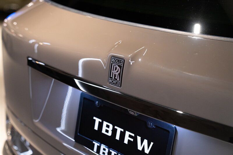 Used 2027 Rolls-Royce Cullinan Black Badge AWD/4WD image 38