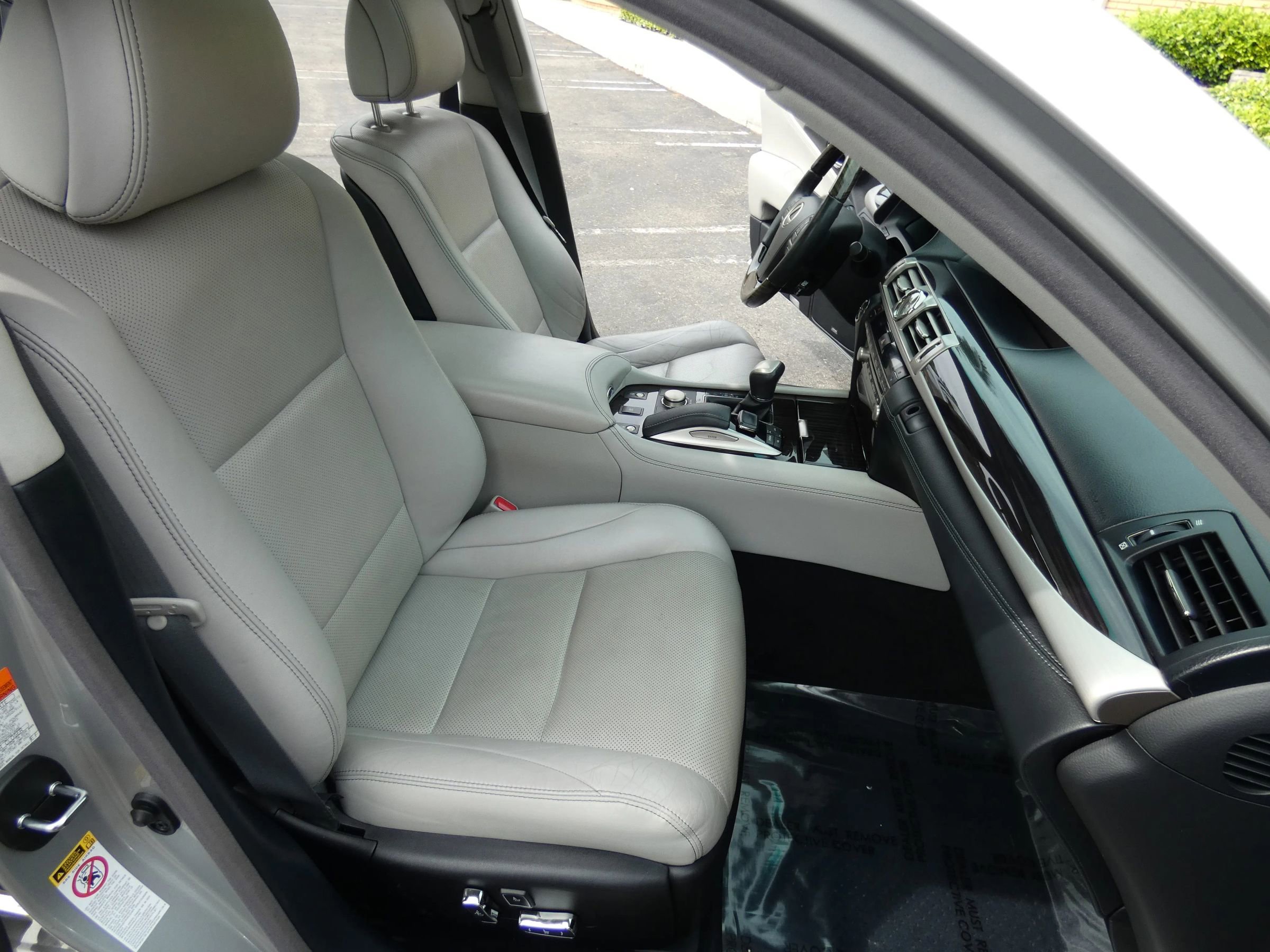 Used 2016 Lexus LS 460 w/ Comfort Package image 29