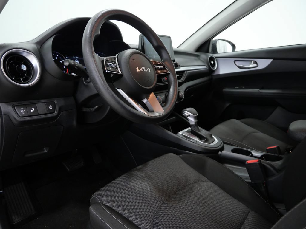 Used 2024 Kia Forte LXS w/ LXS Technology Package FWD image 11