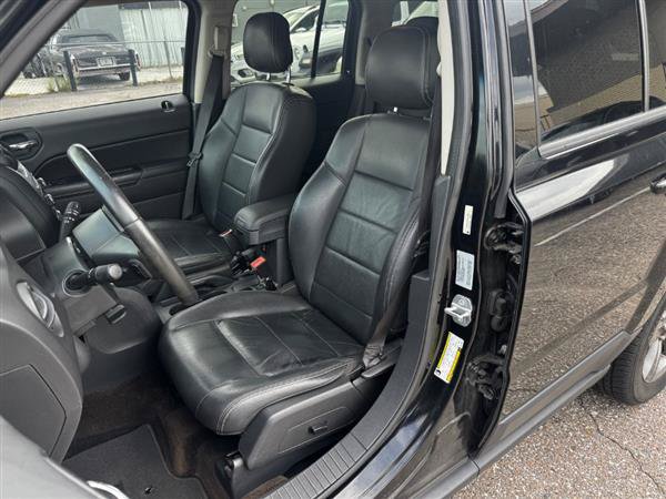 Used 2015 Jeep Patriot High Altitude AWD/4WD image 7