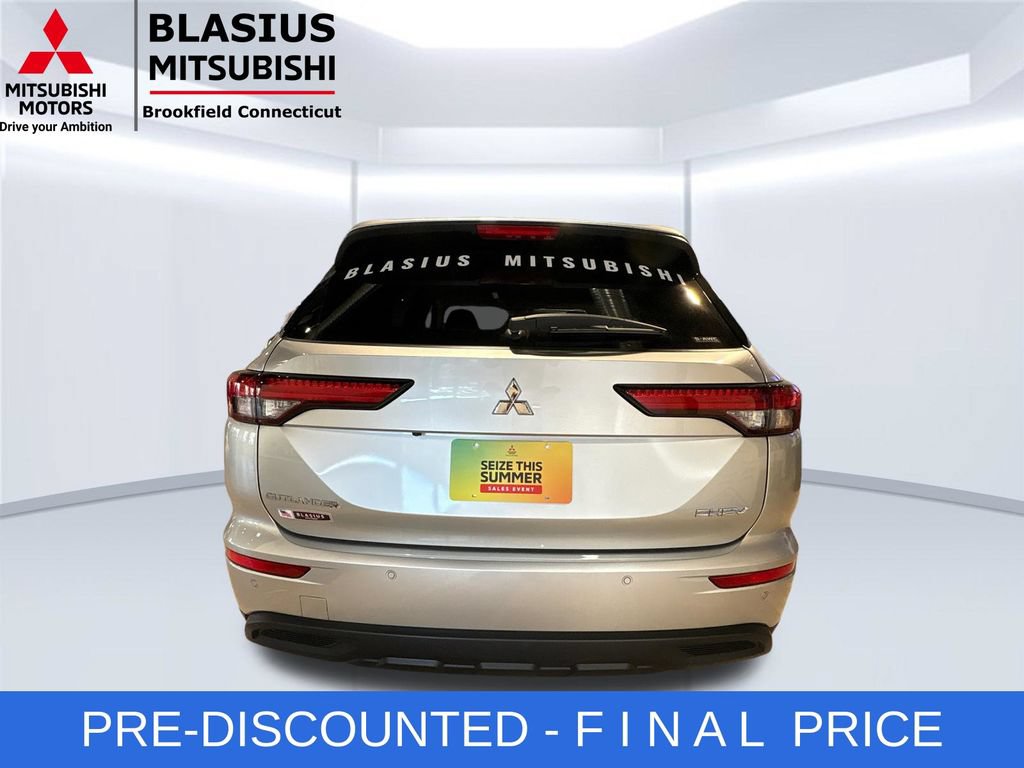 Used 2025 Mitsubishi Outlander ES AWD/4WD image 10