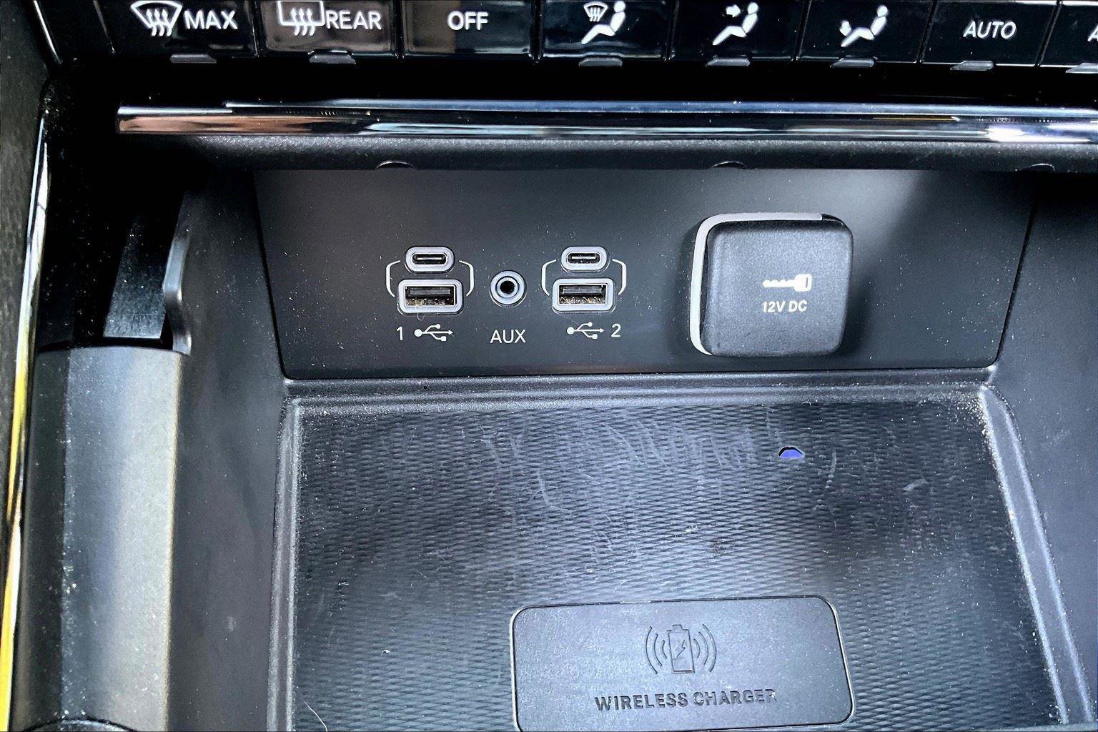 Used 2024 Jeep Grand Cherokee Overland w/ Luxury Tech Group IV image 33