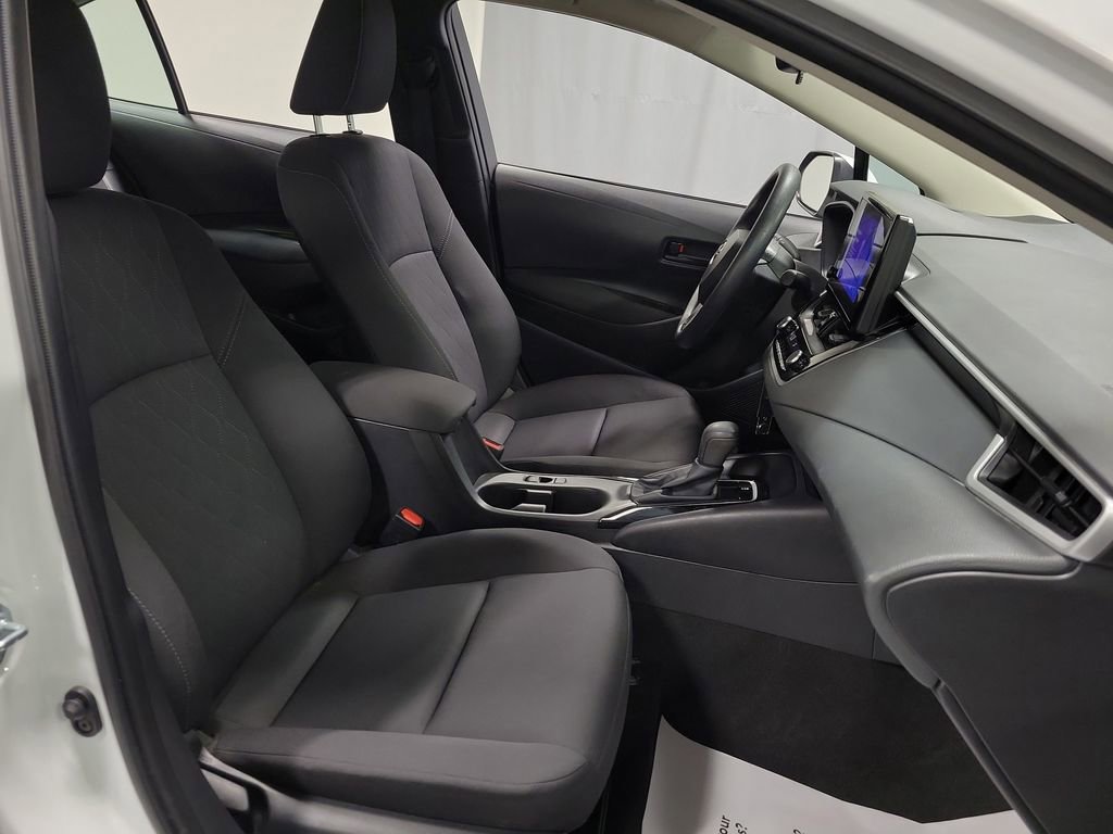 Used 2025 Toyota Corolla LE FWD image 25