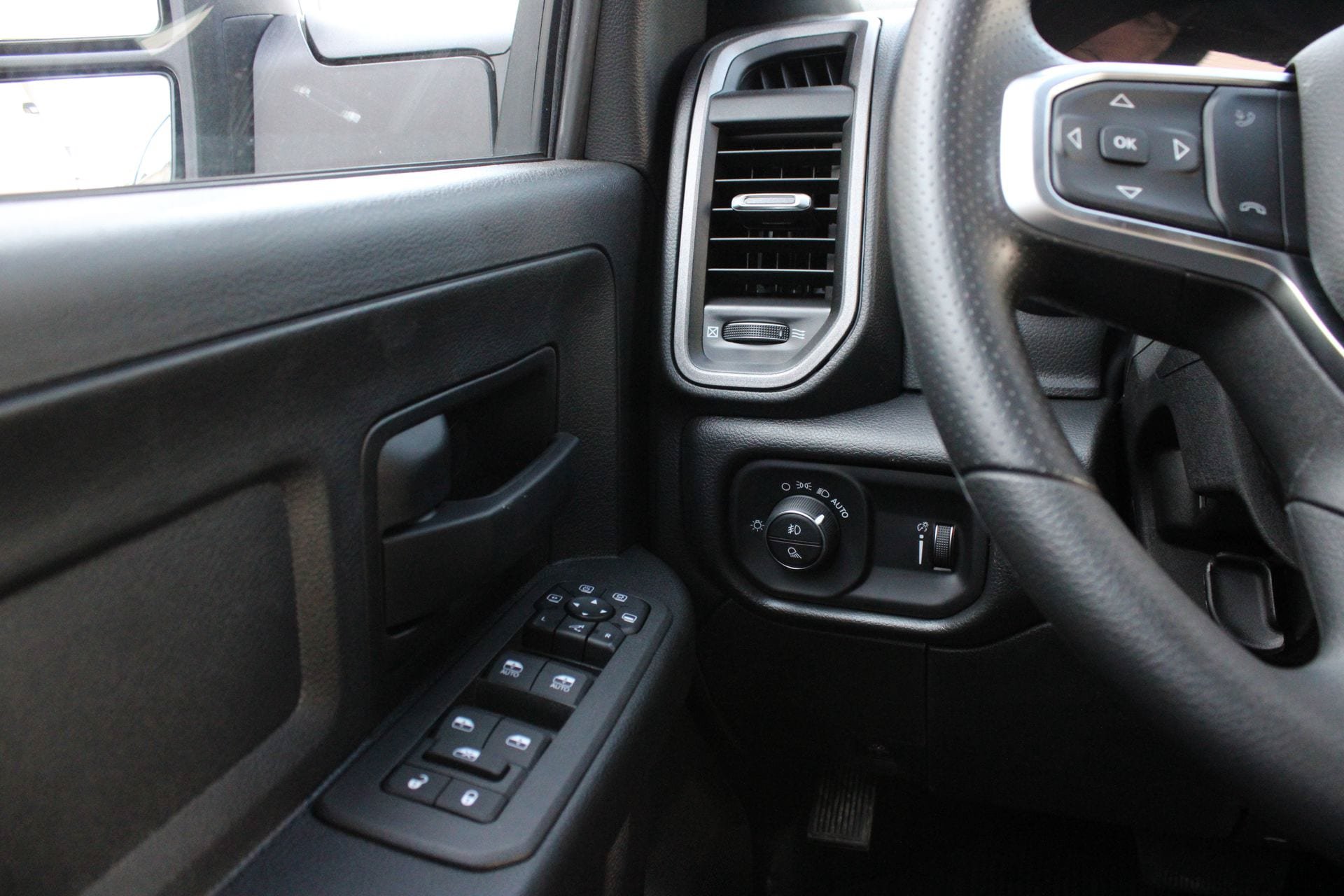 New 2026 RAM 2500 Warlock AWD/4WD image 22