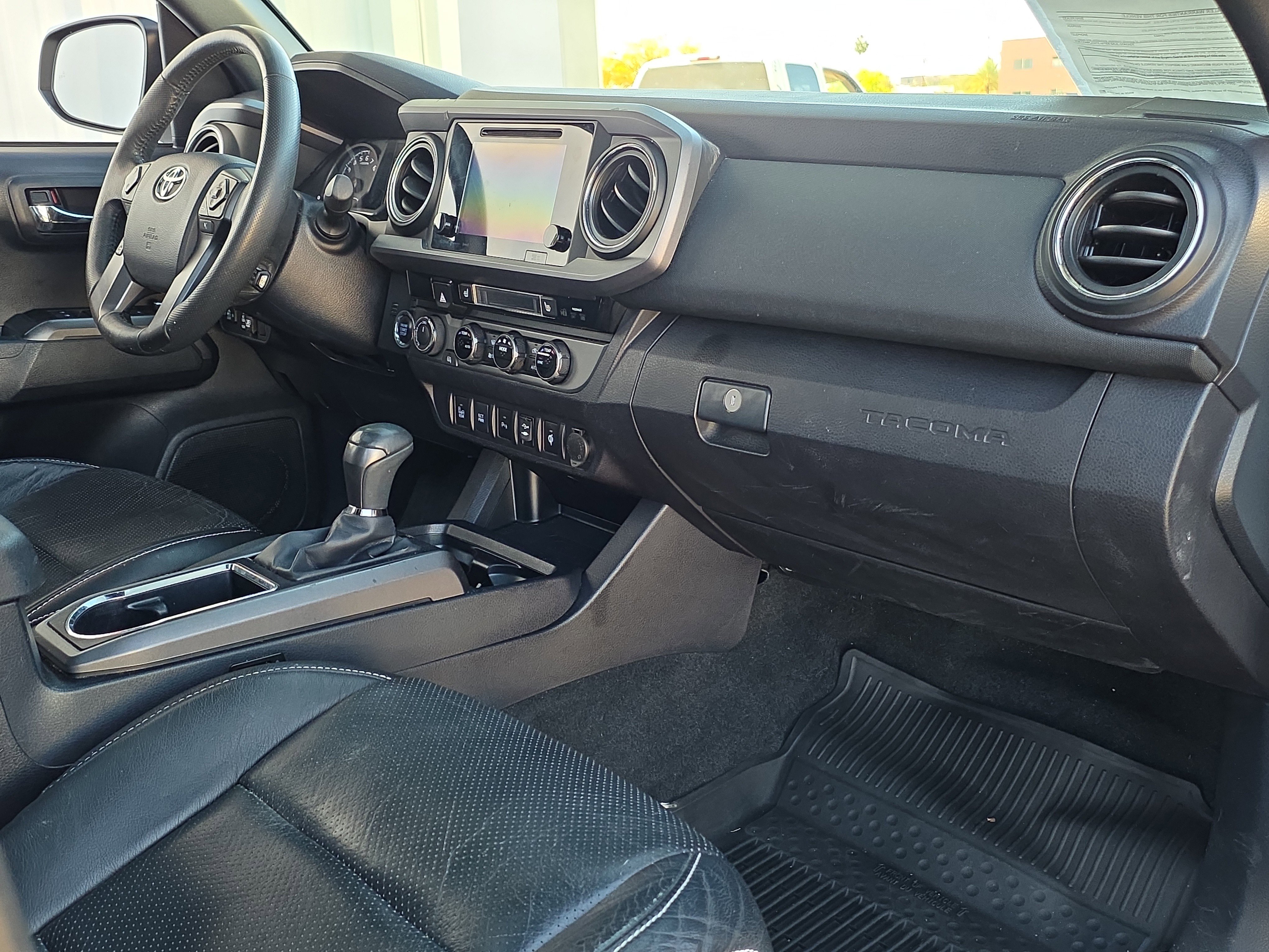 Used 2017 Toyota Tacoma TRD Sport w/ Premium & Technology Package AWD/4WD image 36