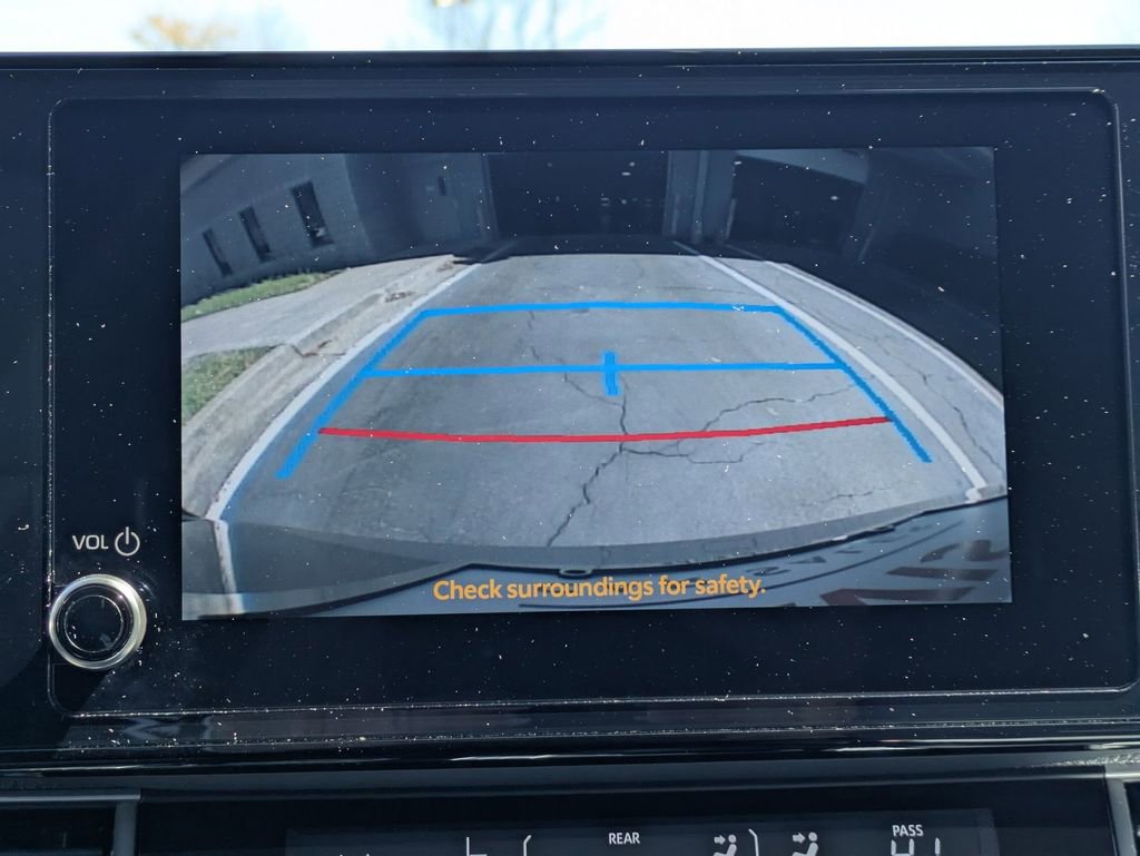 Used 2025 Toyota Sienna LE image 20