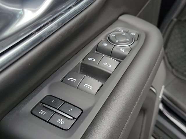 Used 2023 Chevrolet Tahoe High Country AWD/4WD image 10