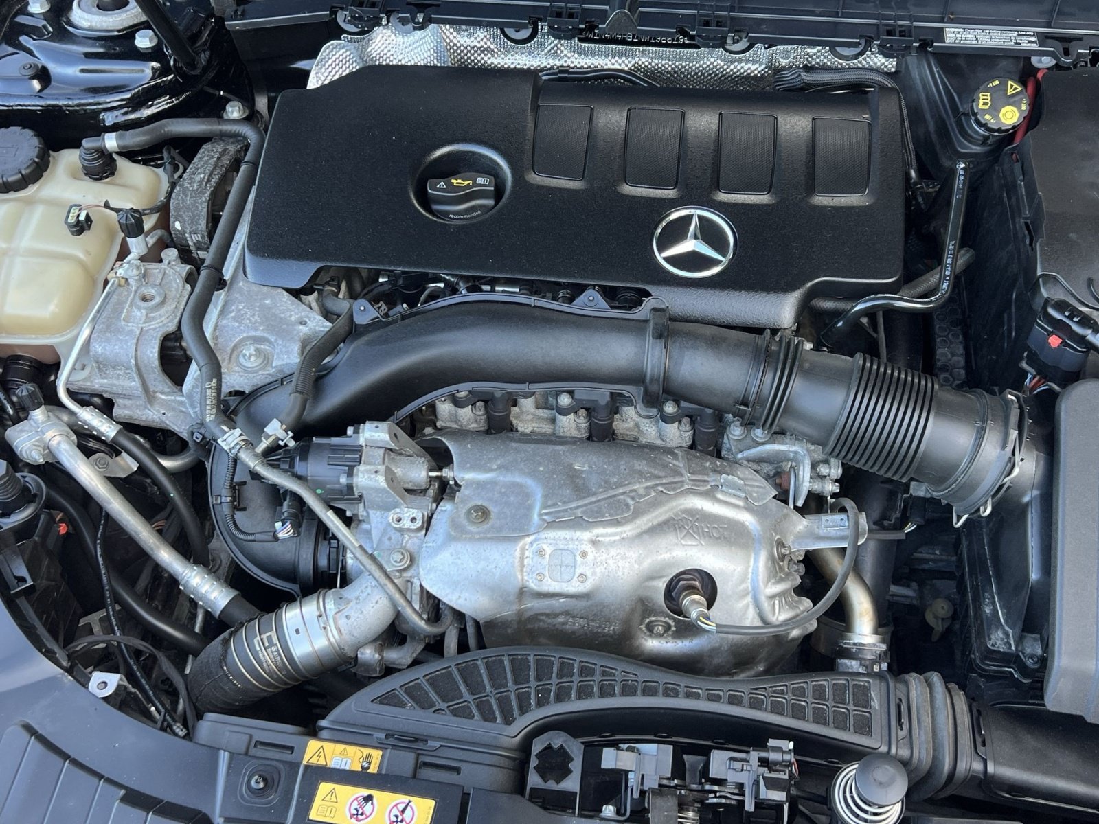 Used 2022 Mercedes-Benz GLB 250 4MATIC w/ Premium Package Lite image 35