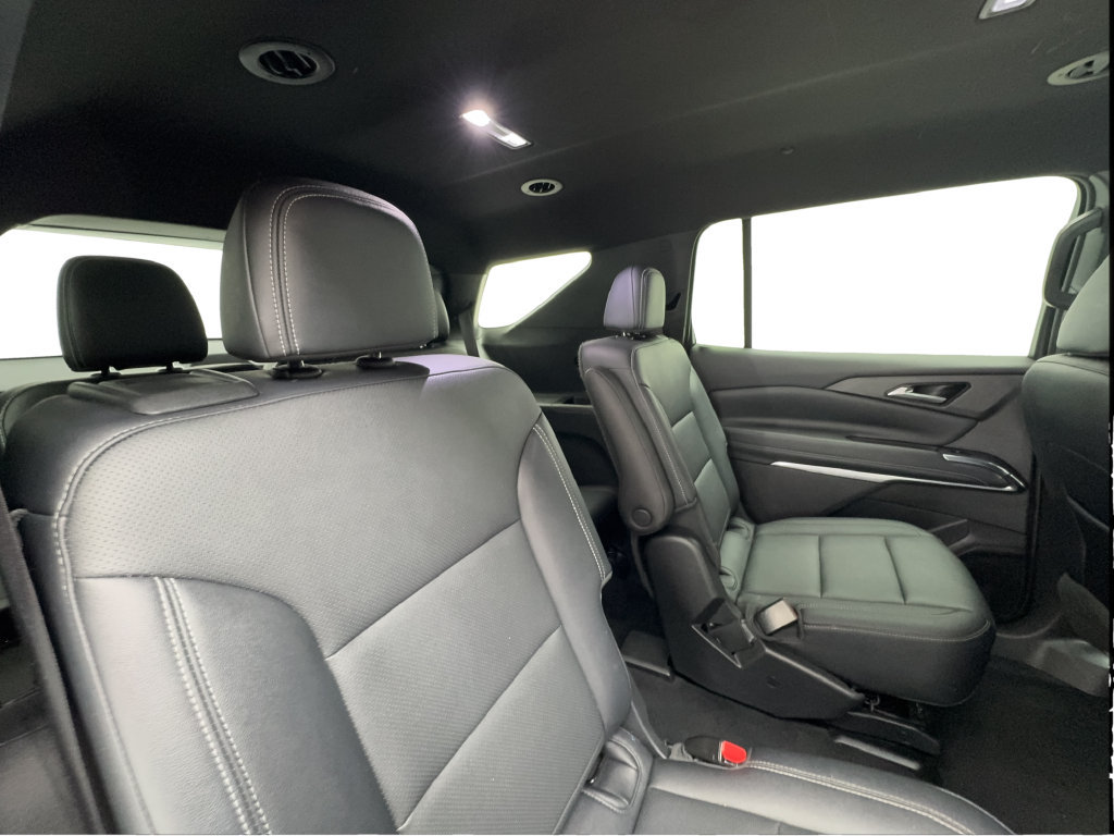 Used 2025 Chevrolet Traverse LT AWD/4WD image 30