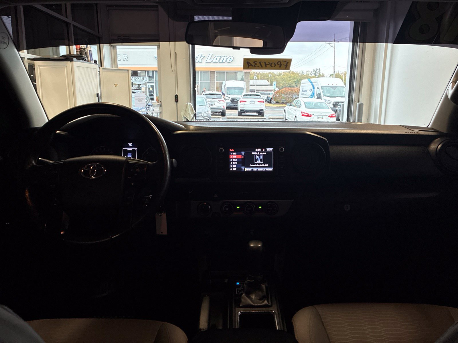 Used 2018 Toyota Tacoma SR w/ SR Convenience Package AWD/4WD image 15