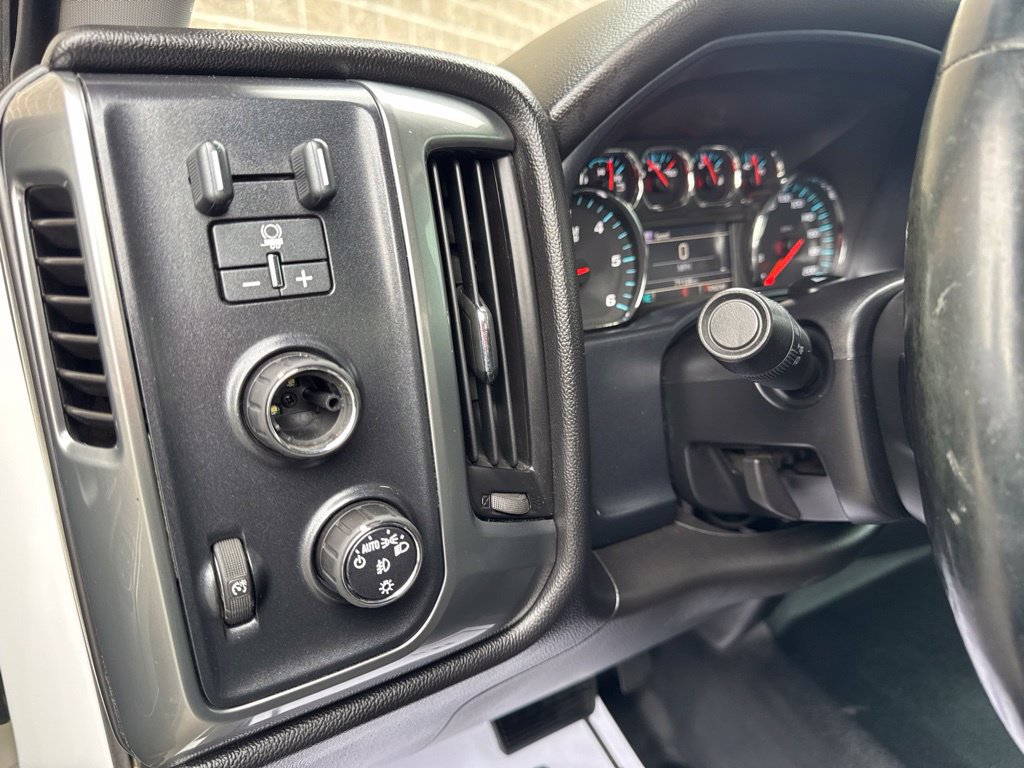 Used 2015 Chevrolet Silverado 1500 LT AWD/4WD image 18