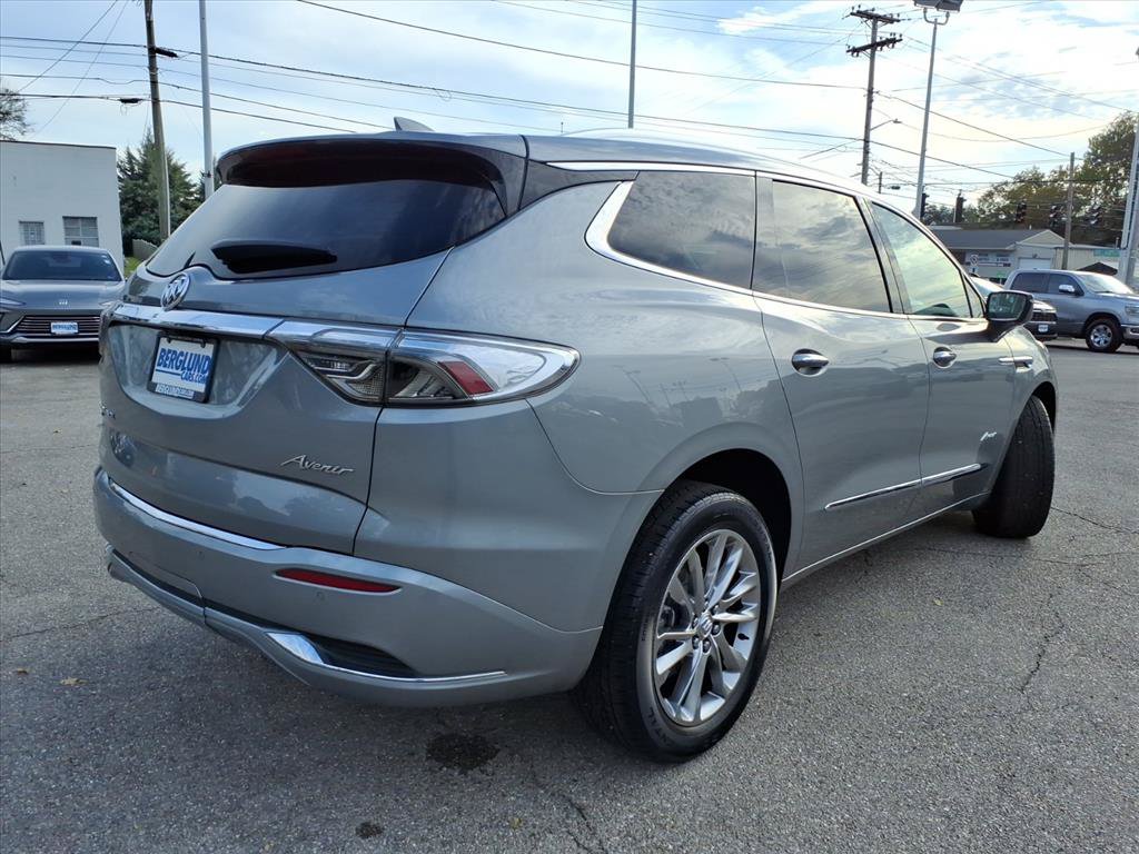 Used 2024 Buick Enclave Avenir w/ Avenir Technology Package AWD/4WD image 4