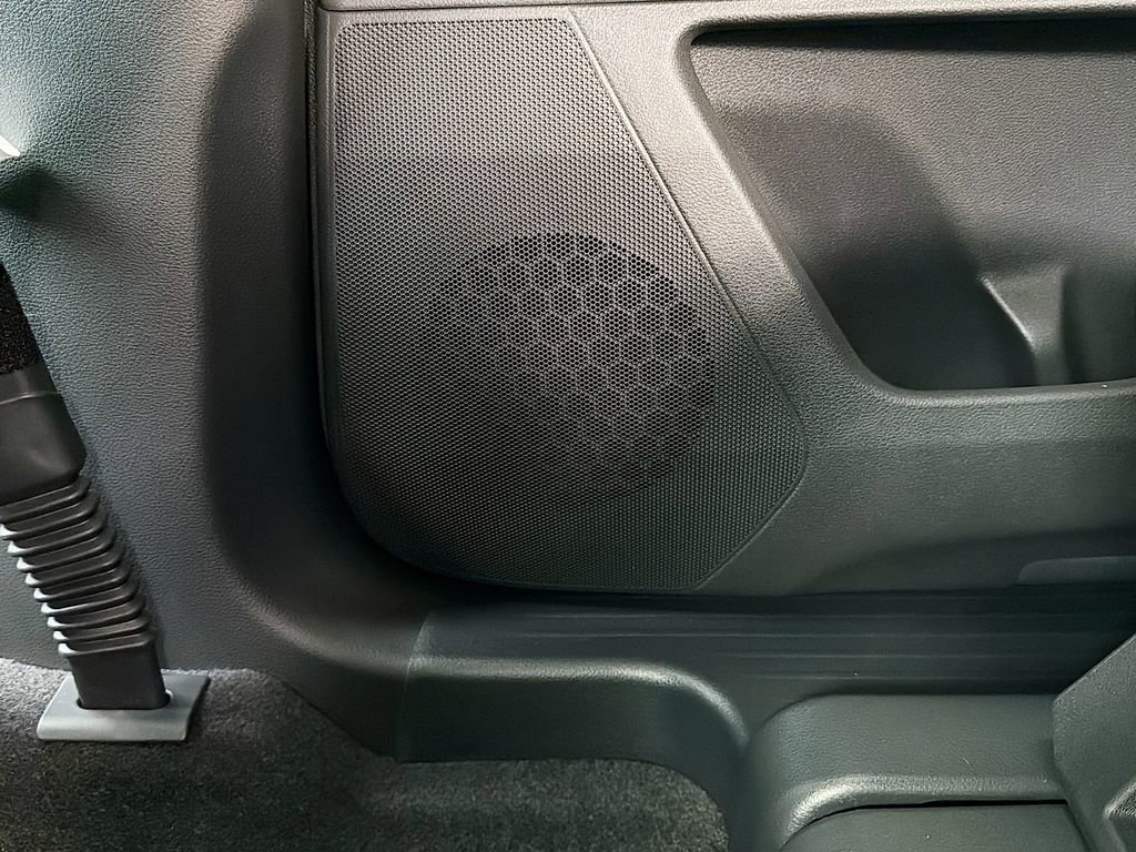 New 2025 Nissan Pathfinder SV w/ Black Appearance Package image 27