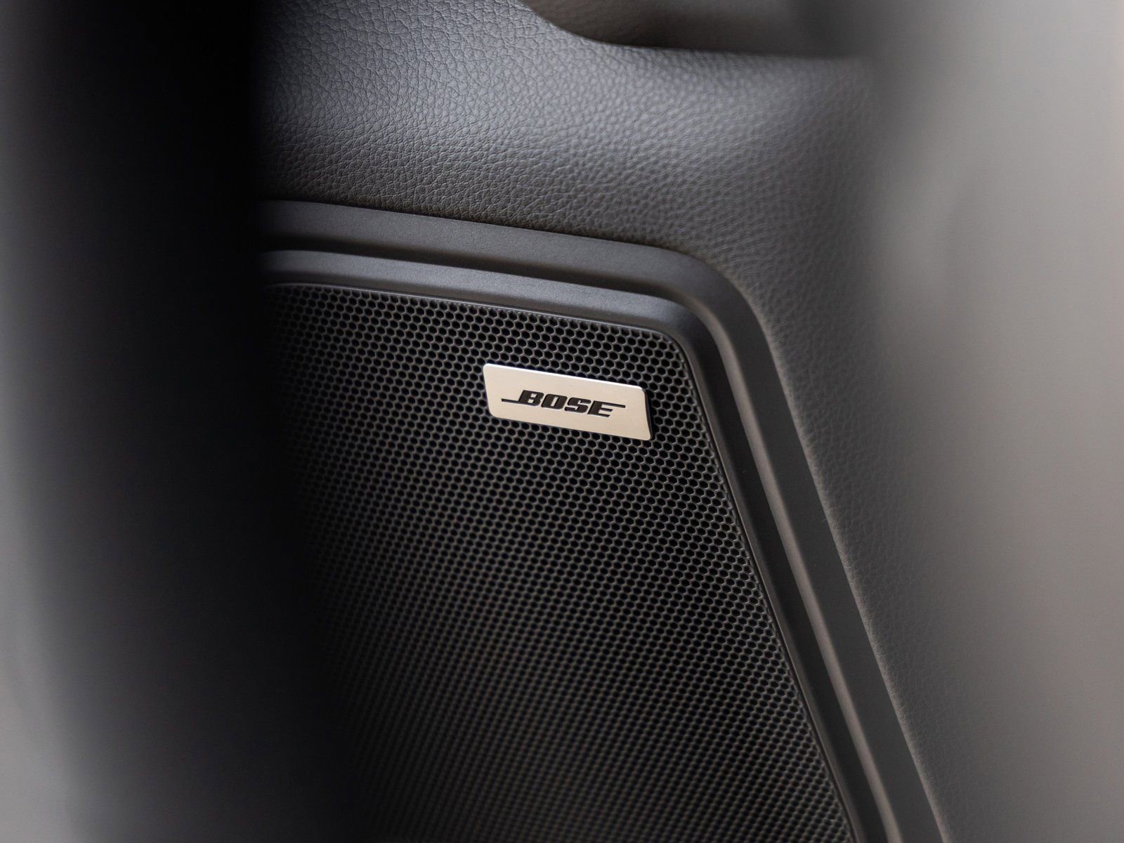 Certified 2026 Porsche Macan AWD/4WD image 23
