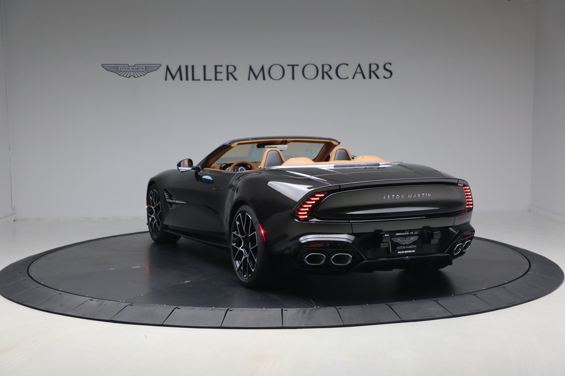 New 2026 Aston Martin Vanquish Convertible RWD image 5