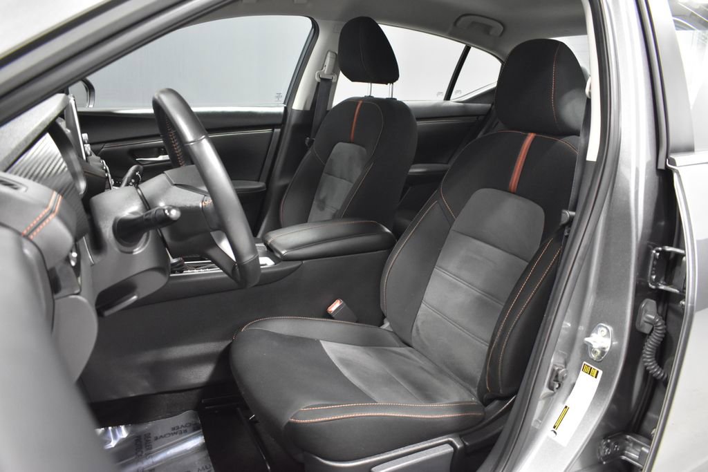 Used 2023 Nissan Sentra SR w/ Electronics Package image 5