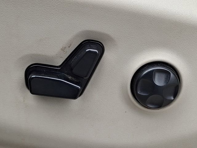 Used 2018 Chrysler Pacifica Touring-L image 28