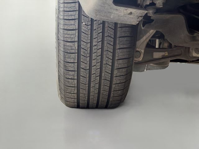 Used 2024 Jeep Grand Cherokee Altitude RWD image 41