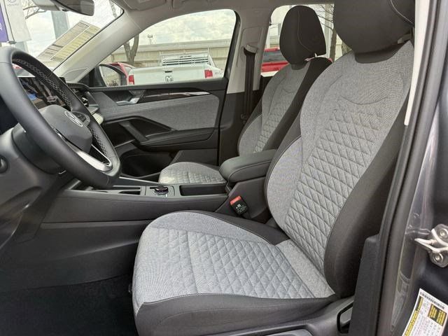 Used 2025 Volkswagen Tiguan S image 21