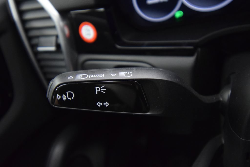 Used 2023 Porsche Cayenne Platinum Edition AWD/4WD image 35
