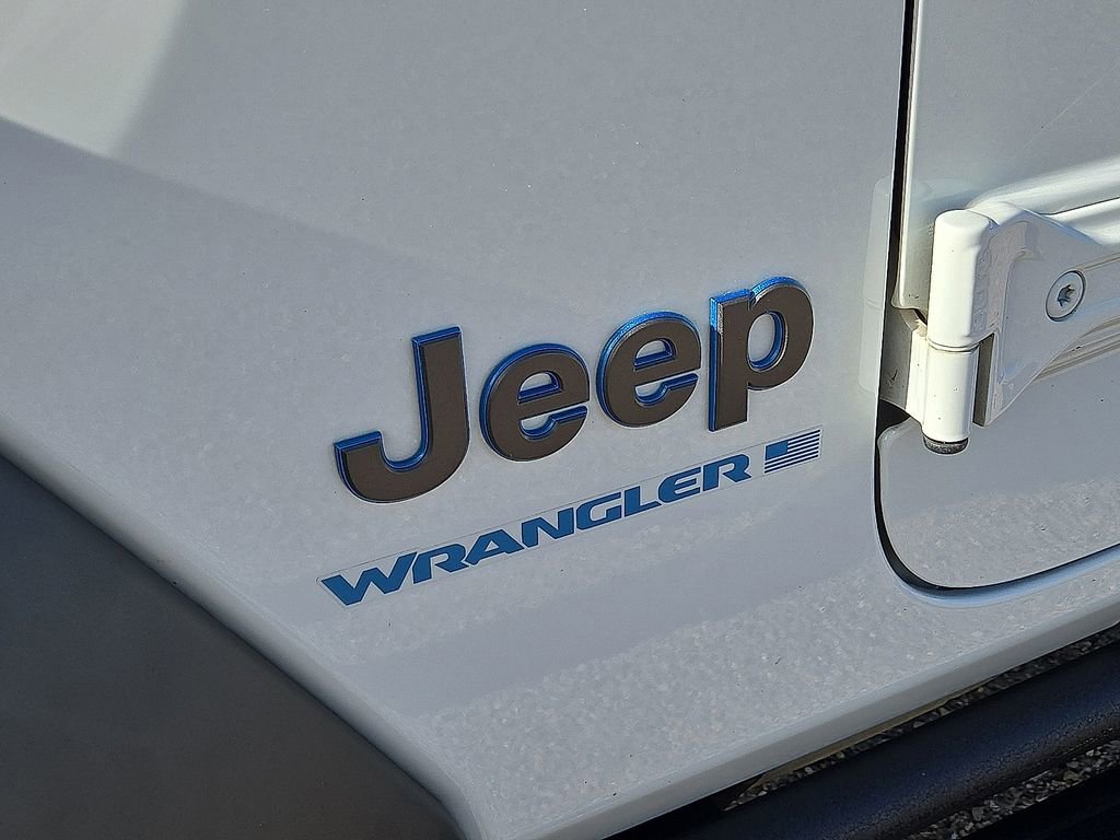 Used 2023 Jeep Wrangler Unlimited w/ 8.4" Radio Group image 12
