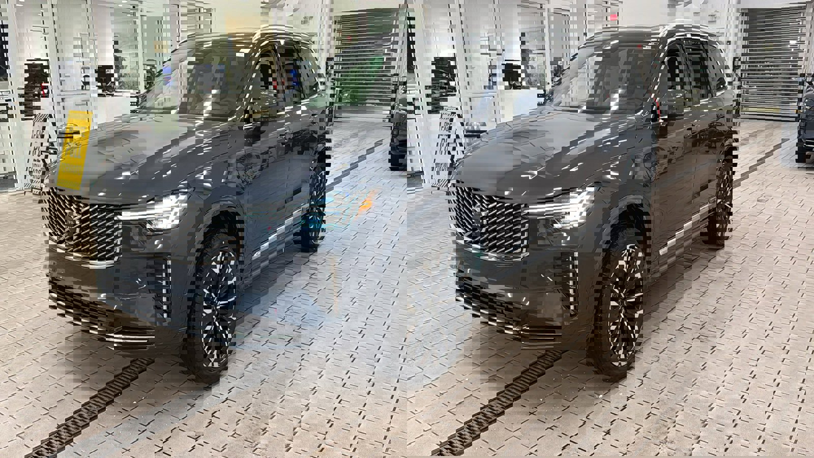 New 2026 Volvo XC90 T8 Ultra w/ Protection Package Premier image 9