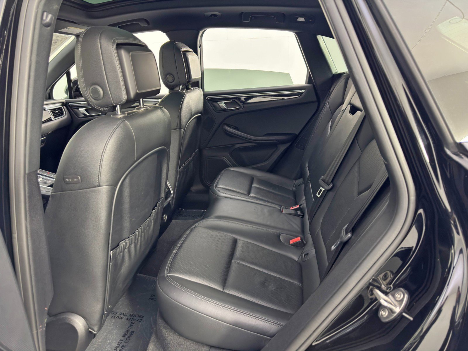 Used 2018 Porsche Macan image 37