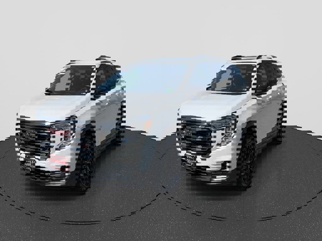 Used 2023 GMC Terrain AT4 image 4