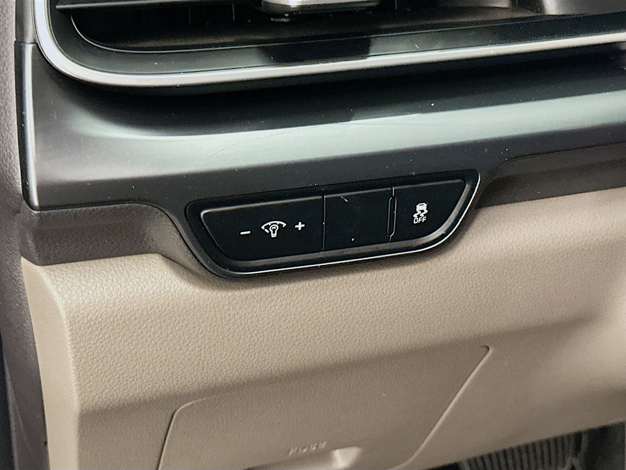 Used 2026 Kia Carnival FWD image 17