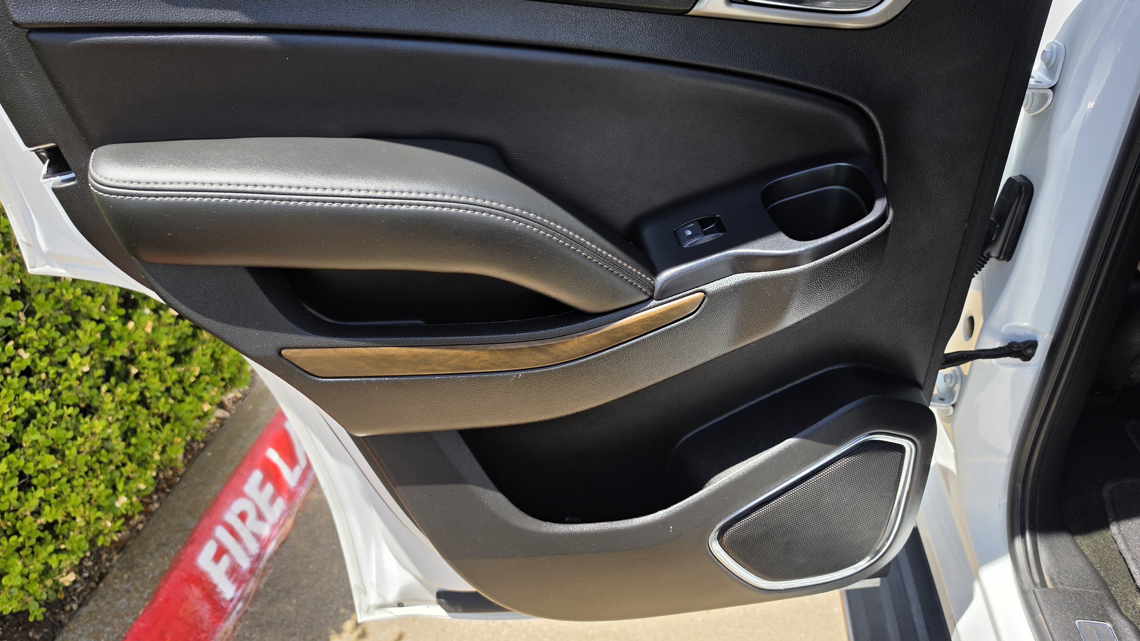 Used 2018 GMC Yukon Denali RWD image 23