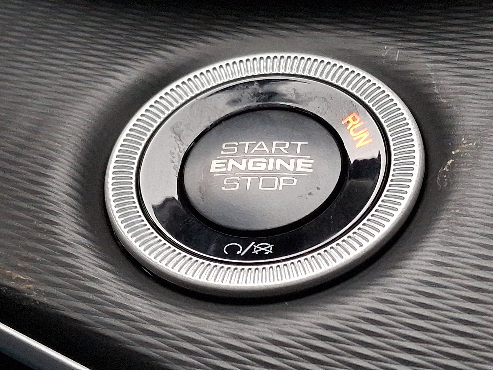 New 2025 Jeep Grand Cherokee Altitude image 13