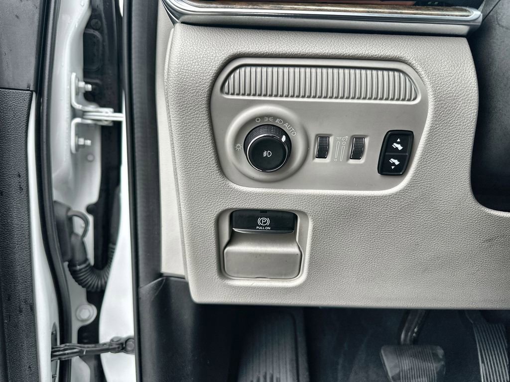 Used 2022 Jeep Grand Wagoneer Series I AWD/4WD image 18