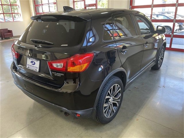 Used 2017 Mitsubishi Outlander Sport ES image 4
