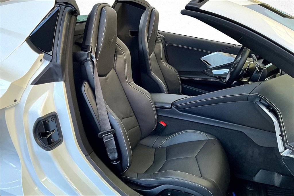 Used 2025 Chevrolet Corvette Stingray Preferred Conv w/ 2LT image 25