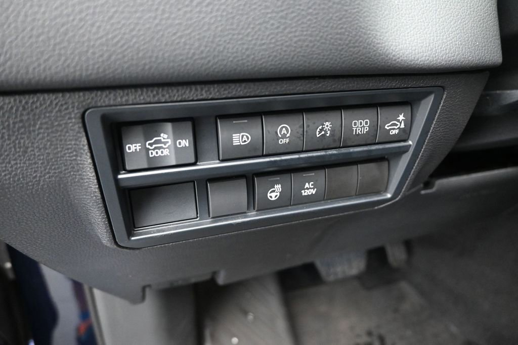 Used 2024 Toyota Tundra Limited AWD/4WD image 19