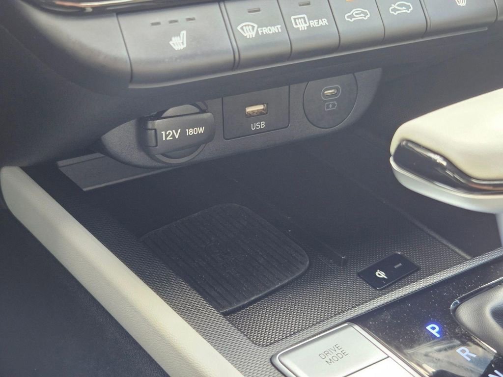 Certified 2025 Hyundai Elantra Limited w/ Cargo Package image 22