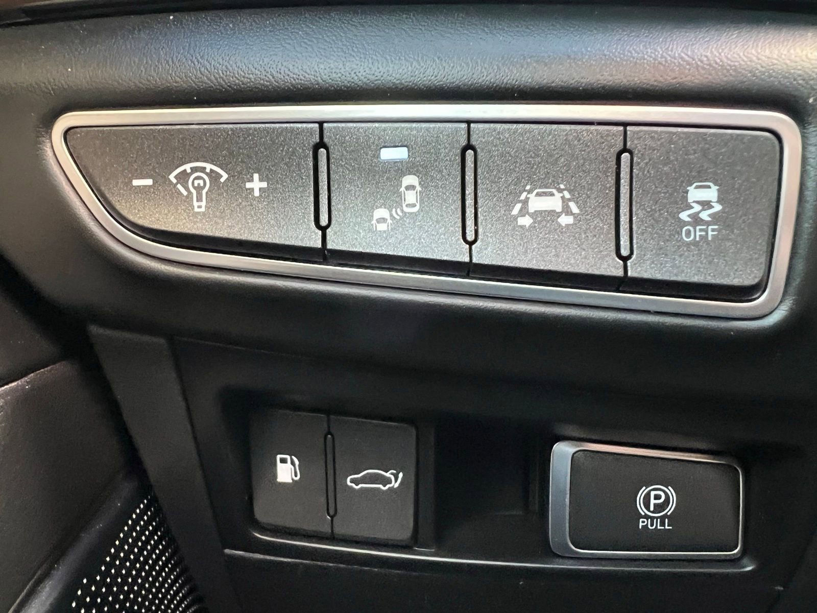 Used 2018 Genesis G90 5.0 Ultimate RWD image 36