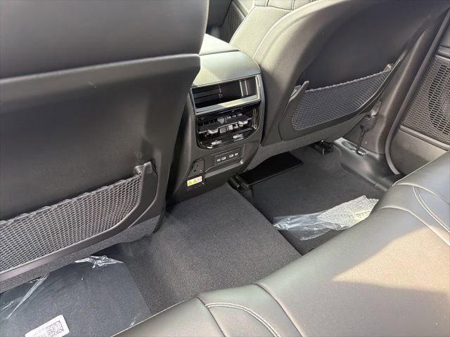 New 2026 Jeep Grand Cherokee Altitude image 9