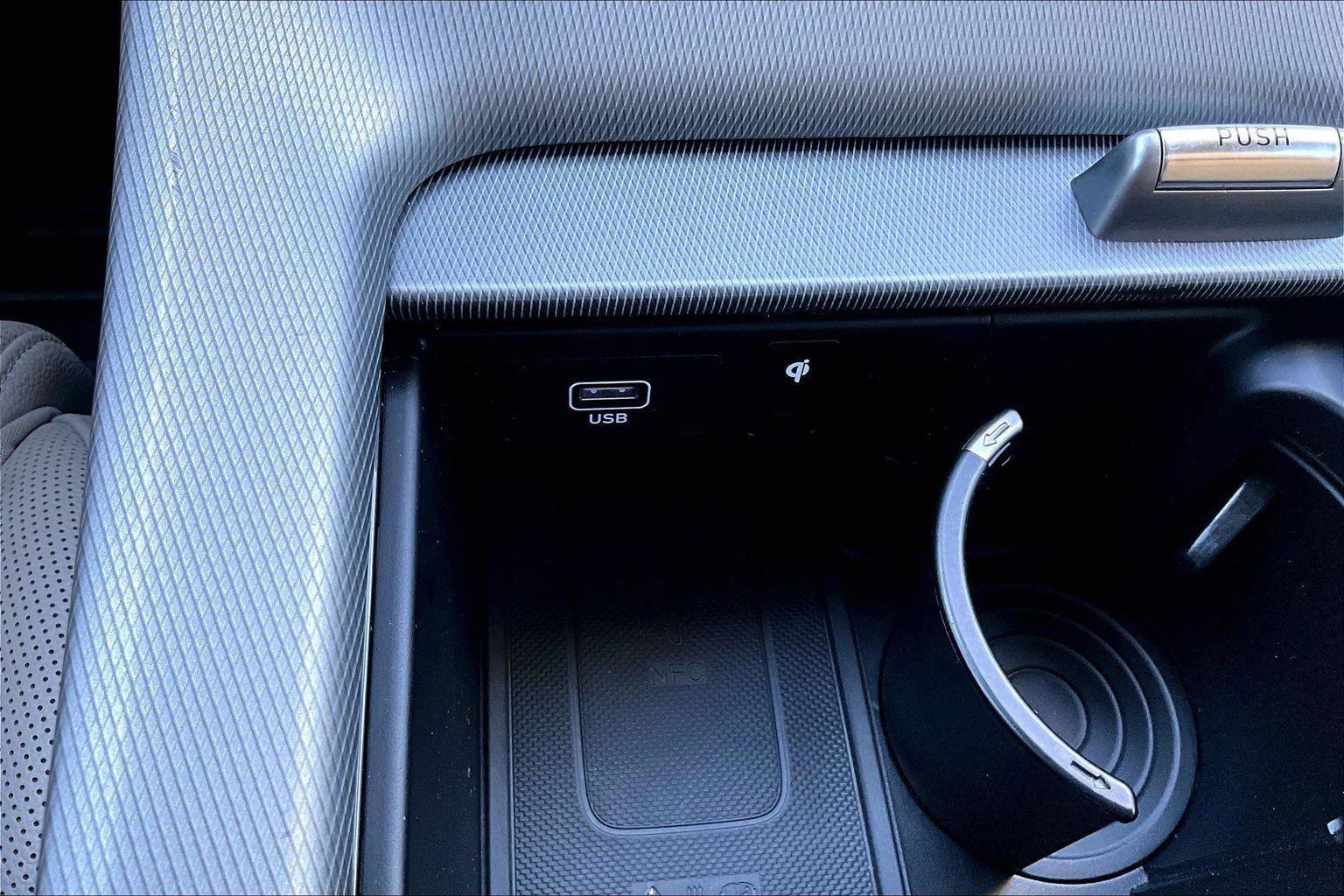 Used 2024 Hyundai Palisade Limited AWD/4WD image 34