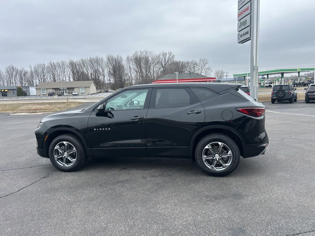 Used 2025 Chevrolet Blazer LT image 8