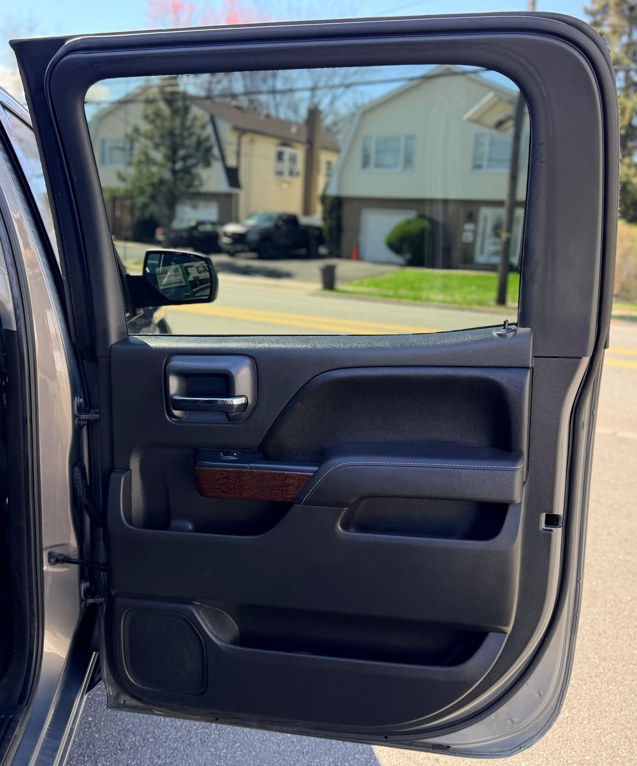 Used 2017 GMC Sierra 1500 SLE w/ SLE Value Package image 26